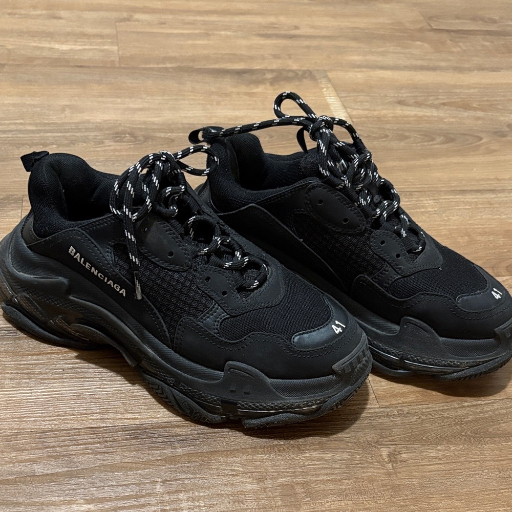 Balenciaga Men's Black and Gray Sneakers
